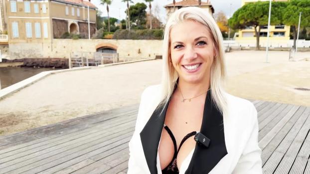 JacquieEtMichelTV – Ava – 28 years old, a very sexy businesswoman!