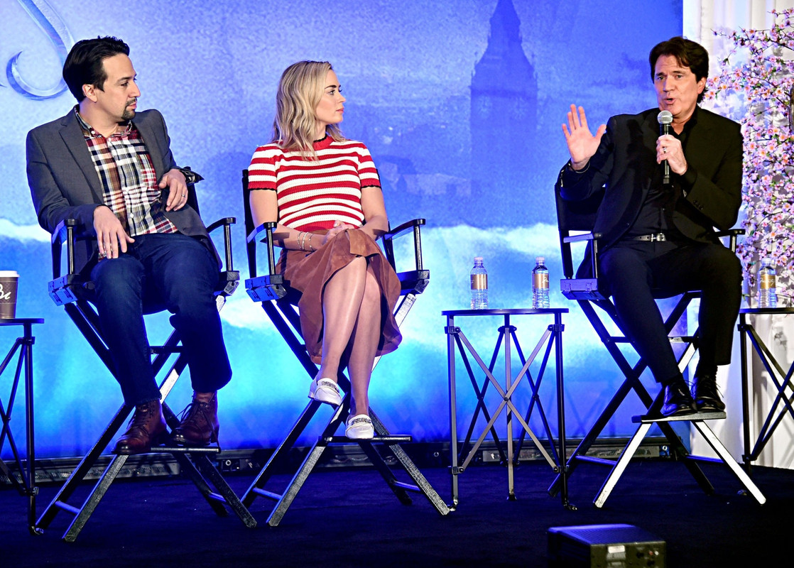 emily-blunt-disneys-mary-poppins-returns-press-conference-beverl