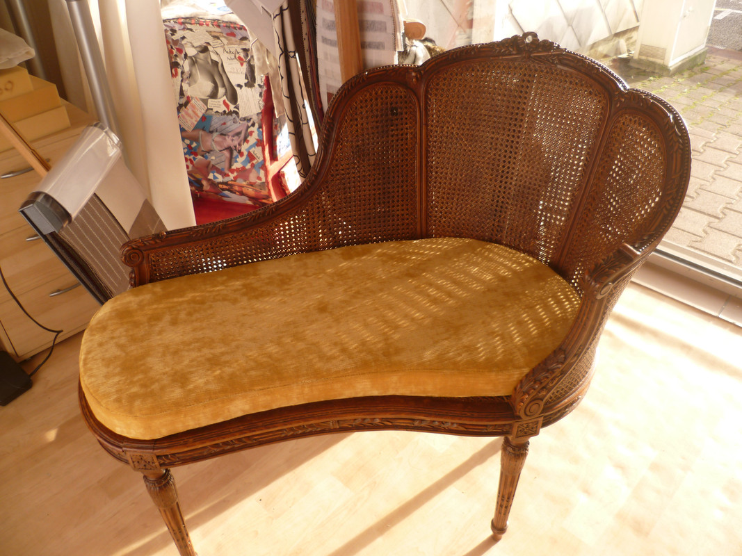 Fauteuil rénové de tapissier décorateur