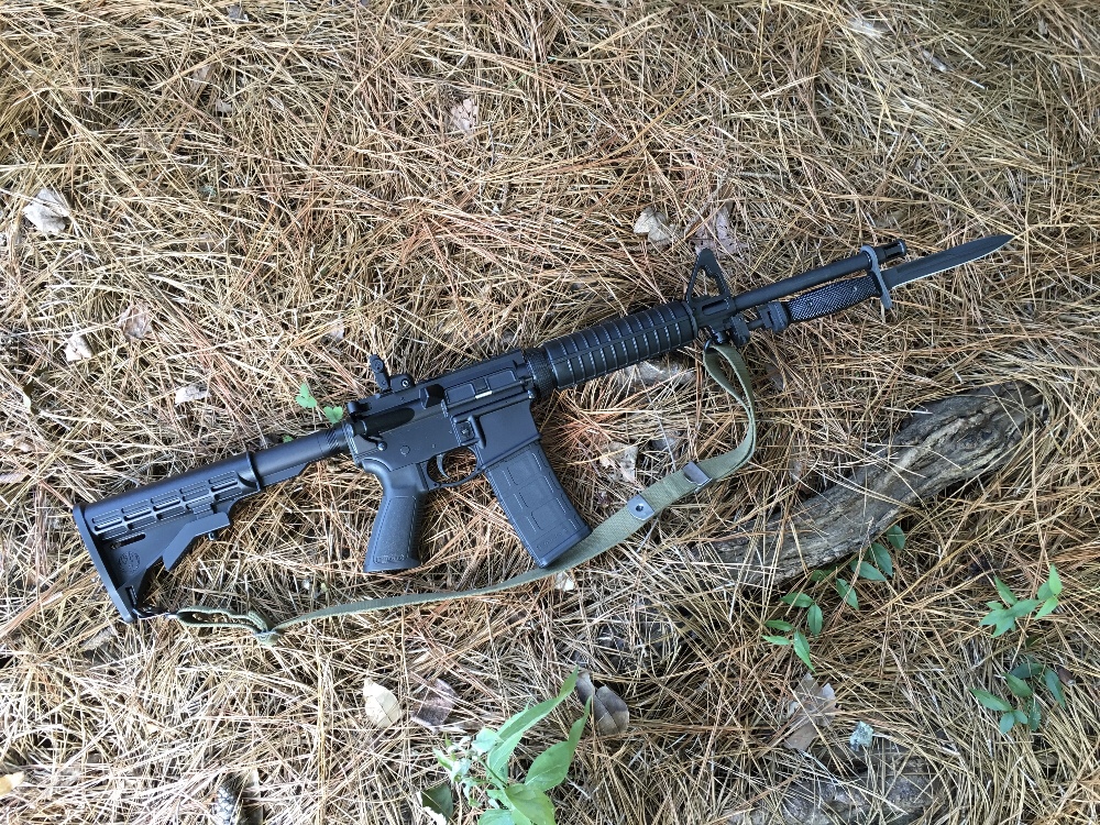 Ontario-M-7-Bayonet-mounted-on-AR-15.jpg