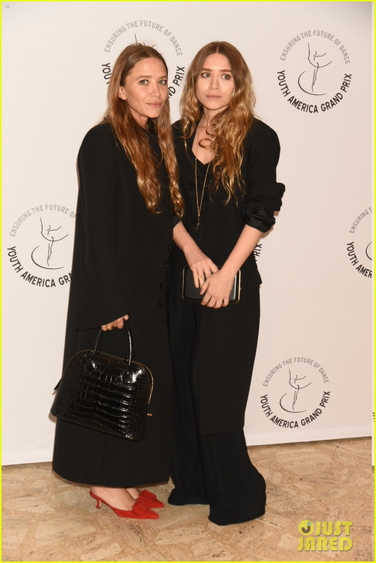 mary-kate-olsen-ashley-olsen-youth-america-grand-prix-05