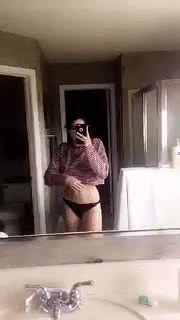 Forever Taylor Snap Gif (4)