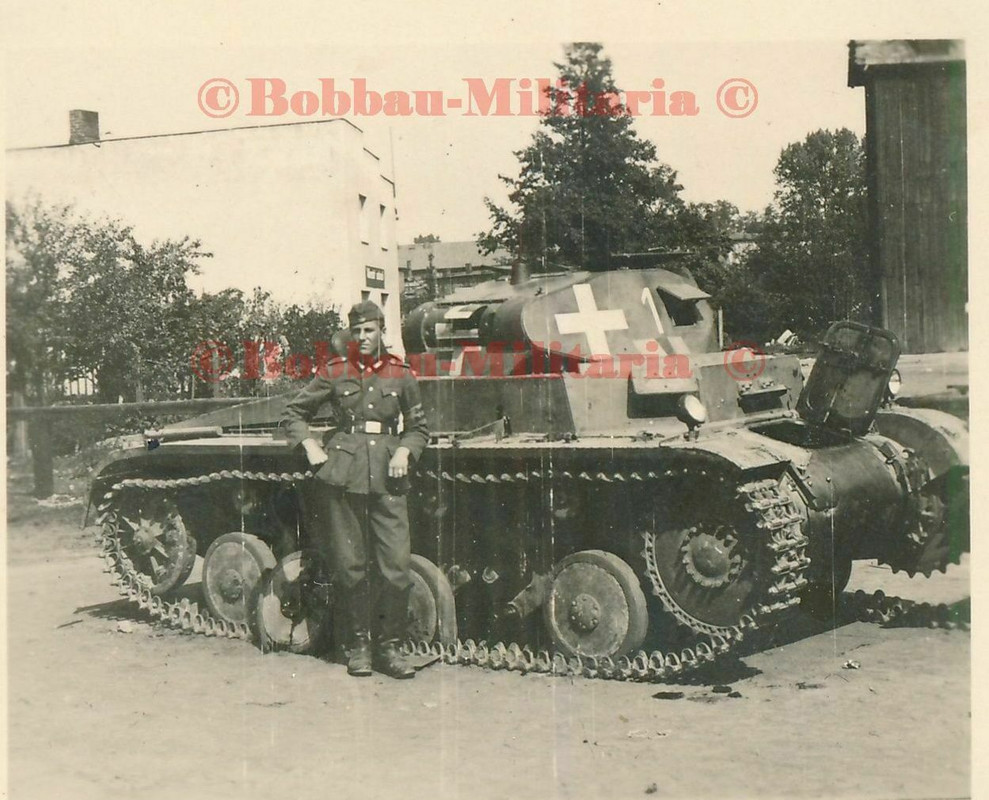 Foto Polen Olesno Panzerkampfwagen II mit weißer 1 Turmnummer Panzer 2