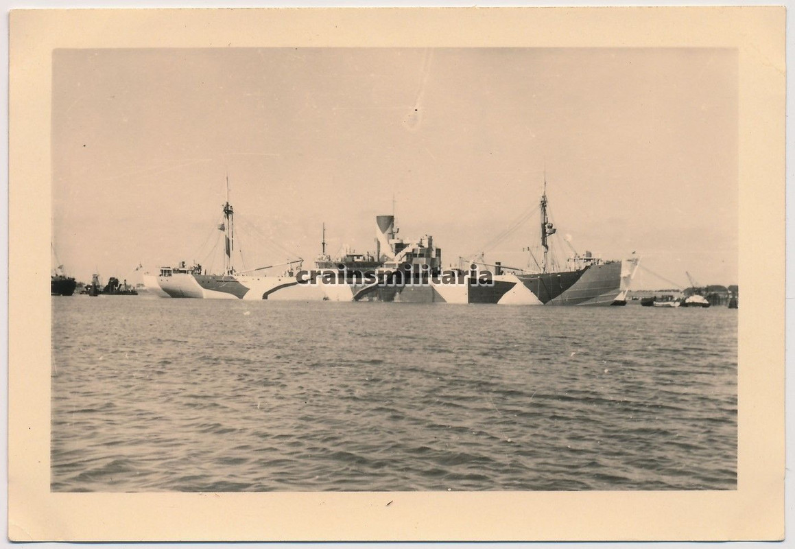 Orig. Foto Kriegsmarine Schiff m. Tarnung b. Müh