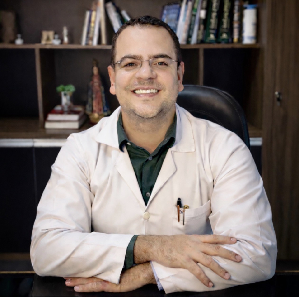 Dr. Gabriel Chaves — neurocirurgião e neurofisiologista clínico