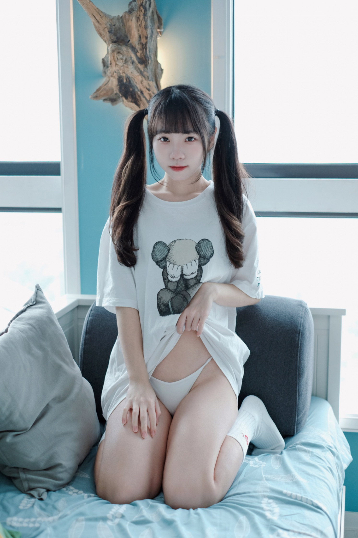 可可小白兔 捕獲一隻沒穿褲褲の小白兔🐰 写真集 – 私房主题 高清图集 [30P-94MB]插图6