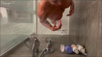 [Image: Voyeur50165105633.jpg]