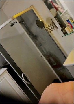 [Image: Voyeur12795082405.jpg]