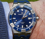 Еще на руке