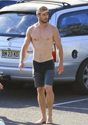 Chris-Hemsworth-superficial-guys-61