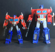 Cyberverser-Deluxe-Optimus-Prime-28