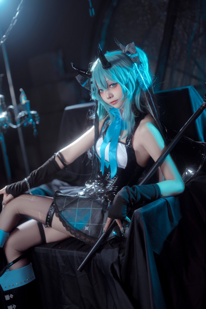 艾西Aiwest 初音未来小恶魔Cosplay写真图集 Miku恶魔主题高清图集 26P (157.7M)插图6
