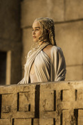 emilia-clarke-game-of-thrones-91
