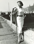 Yvonne-De-Carlo-d42