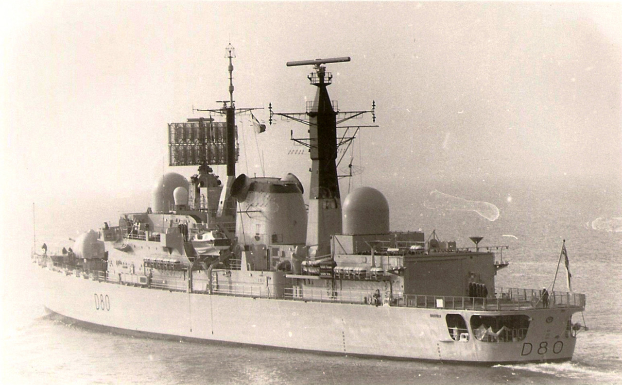 HMS Sheffield (D80)-2