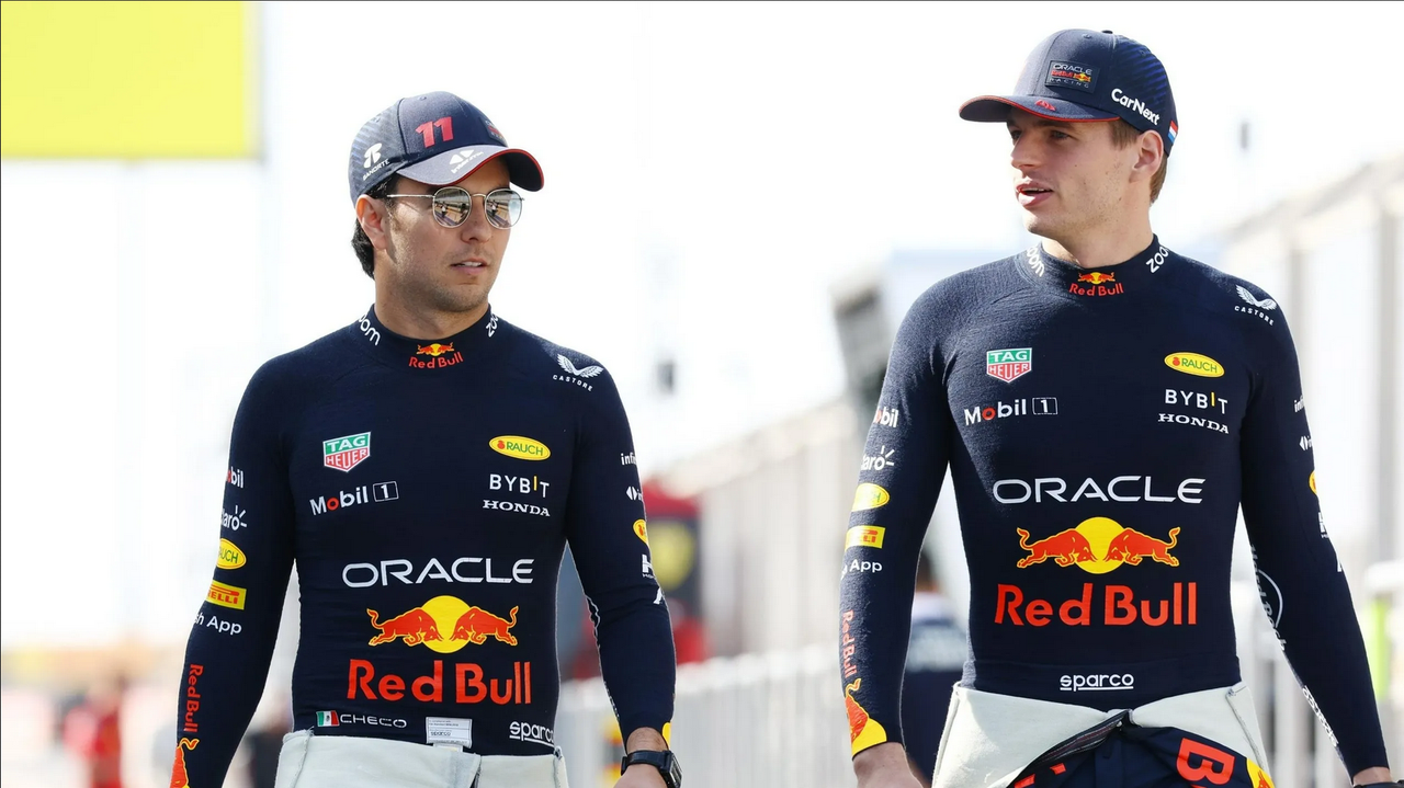 Checo Pérez revela conversaciones ‘privadas’ con Verstappen fuera de la pista