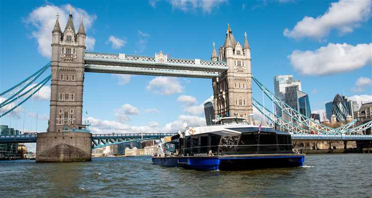 2021-London-City-Cruises-Rebranded-Vessel-28-750x400