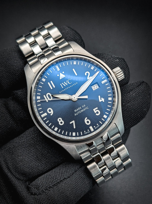 PXL 20251223 004201542 PORTRAIT ORIGINAL