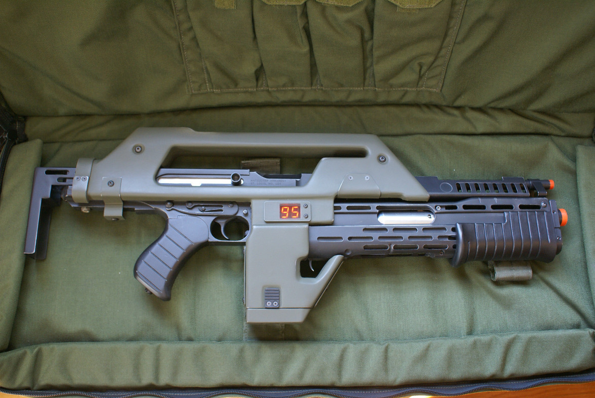 Life-Size-ALIENS-M41-Colonial-Space-Marines-Pulse-Rifle-Prop-Rep
