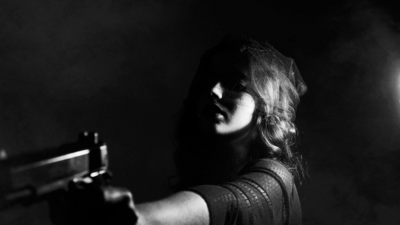 Mujer asesinó a su esposo e hijo de 6 años en Arizona