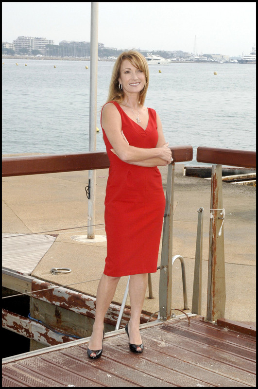 Jane_Seymour_mb82