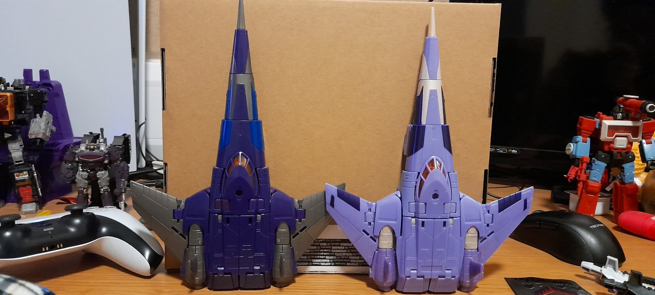 Generations-Selects-Cyclonus-06