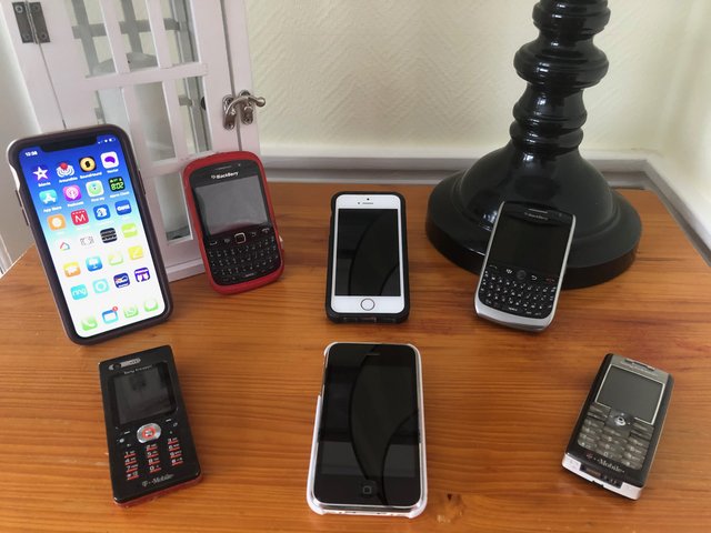 Iphonex-blackberry-old-phone-march2020.jpg