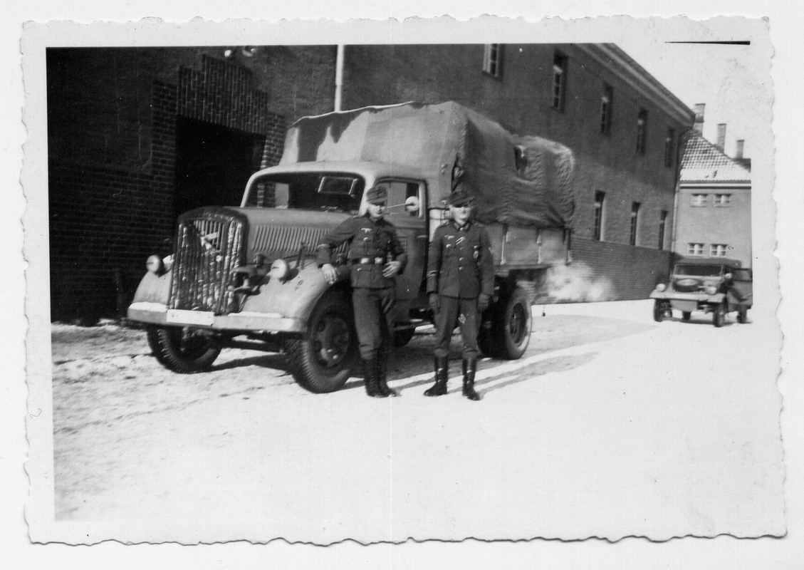 Soldaten & LKW Opel Blitz Späte Version
