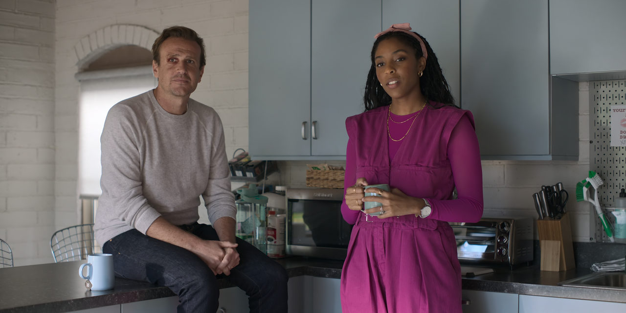 Shrinking.S01E02.Fortress.of.Solitude.2160p.10bit.ATVP.WEB-DL.DDP5.1.HEVC-Vyndros.mkv_snapshot_05.48