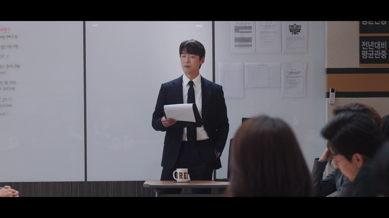 vlcsnap-2021-12-05-18h18m21s330