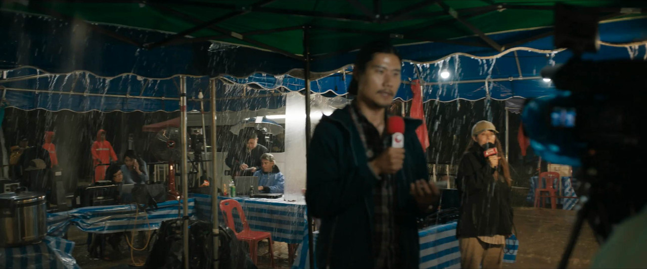 Thirteen Lives 2022 WebRip [Hindi + Tamil + Telugu + English] 480p, 720p, 1080p ESub Screenshot