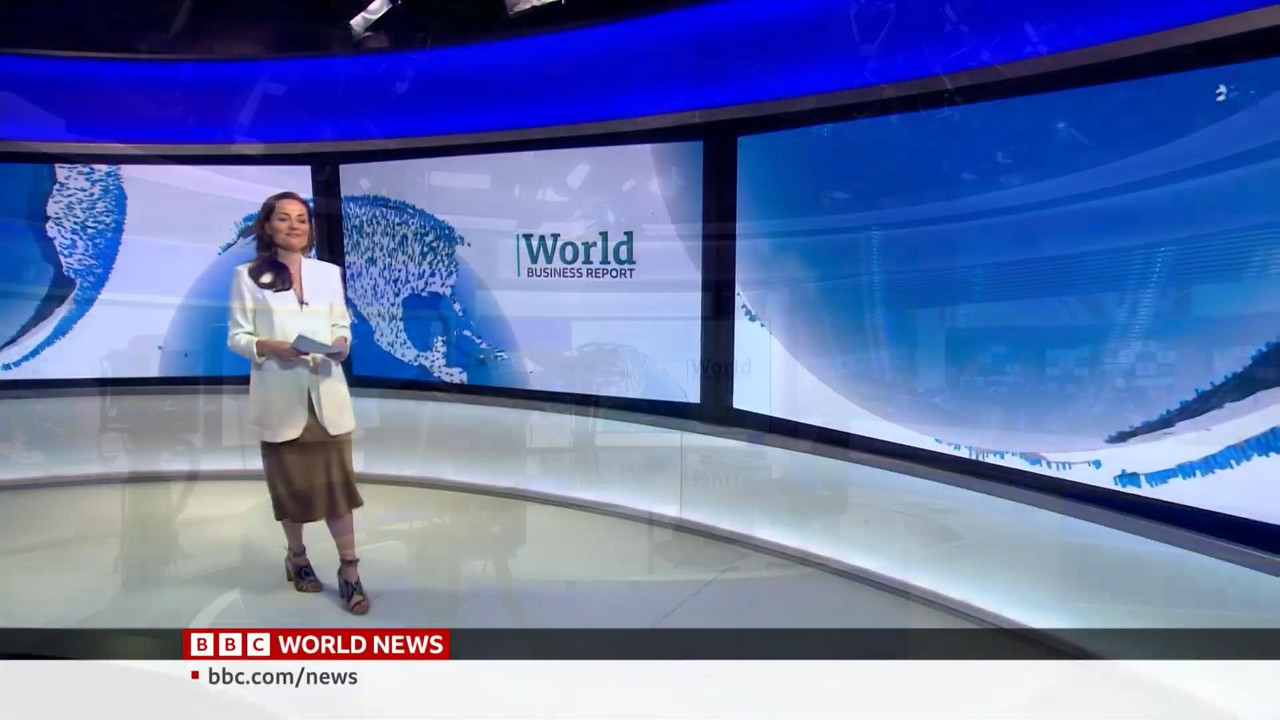 07.15 - 07.45.00 - World Business Report. The host presents and analy....ts_snapshot_05.55_[2022.07.