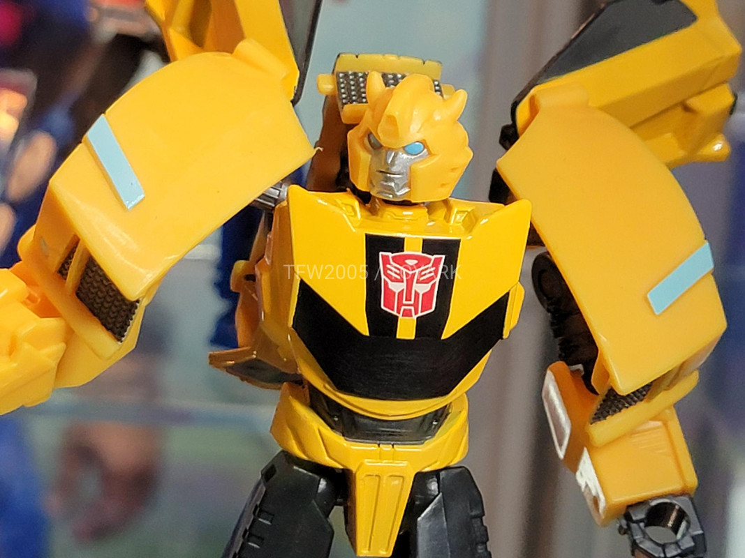 Transformers-EarthSpark-Toys-Reveal-15