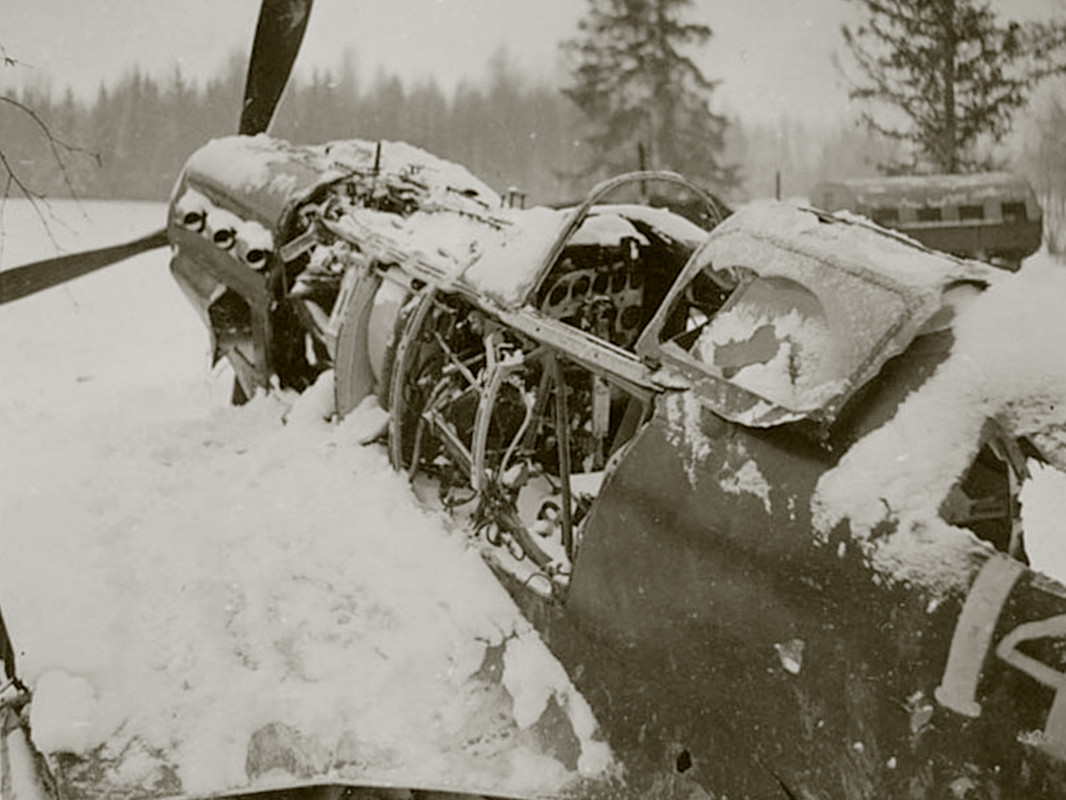 Mikoyan-Gurevich-MiG-3-unknown-IAP-White-14-abandoned-1942-02