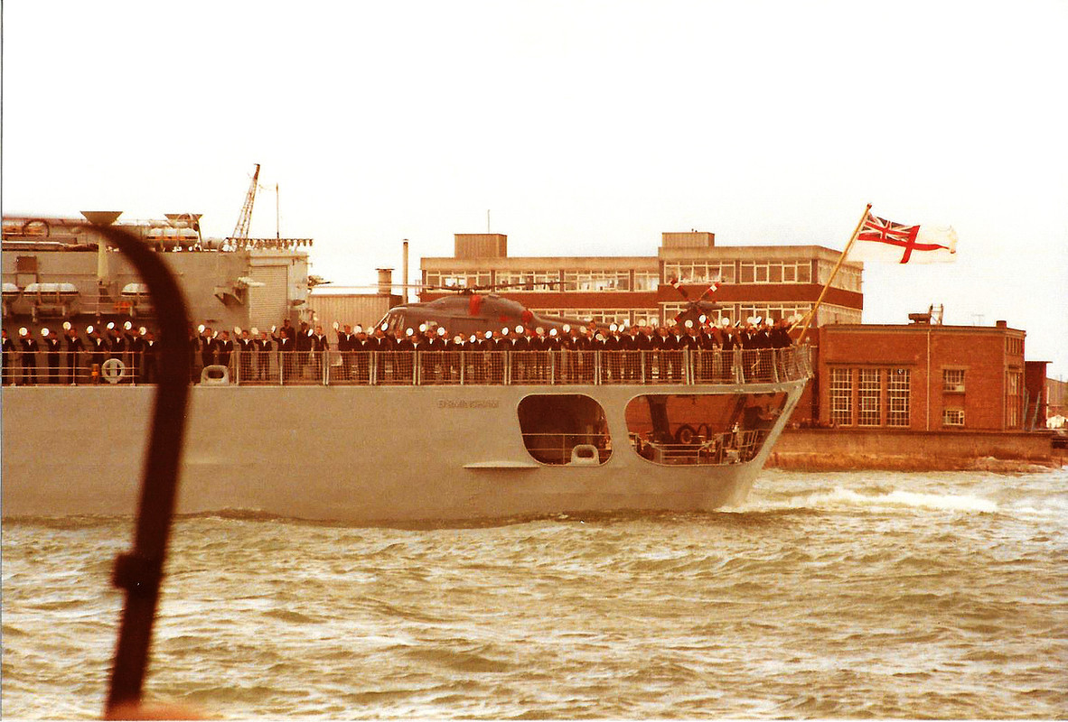 HMS Birmingham (D.86) направляется на Фолкленды, 17 июня 1982-2