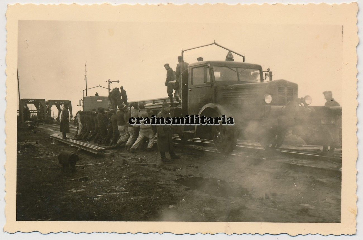 Orig. Foto Büssing-NAG 500 Schienen Eisenbahn Lkw b. Bau Brücke 