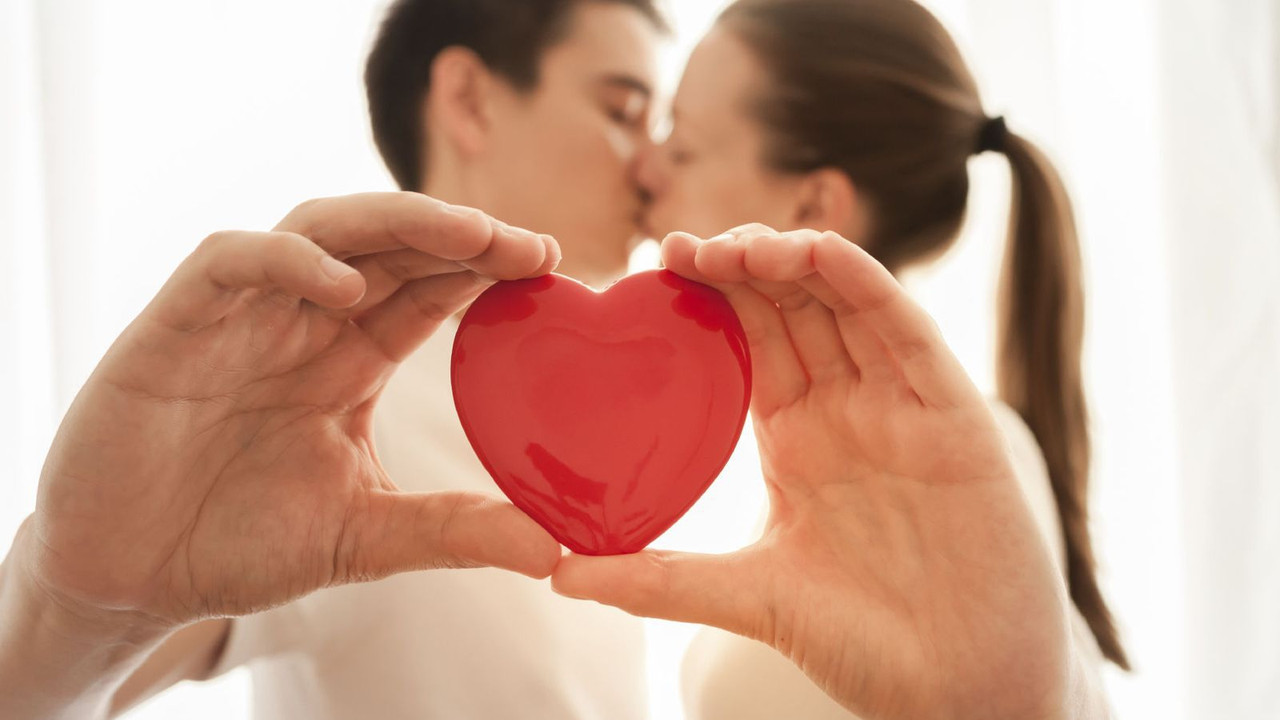 Los 3 signos del zodíaco que encuentran a su alma gemela durante la luna en Tauro, del 24 al 26 de junio de 2022