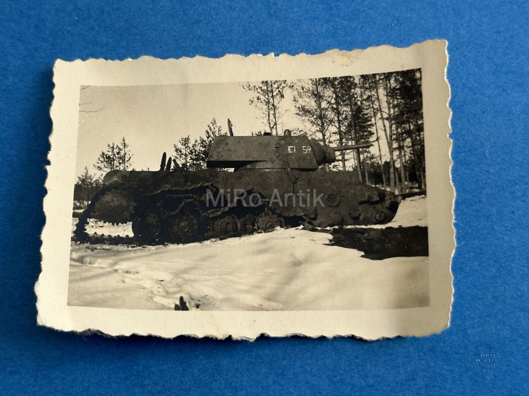 Foto Pionier Batl. 19, zerstörter Panzer in Tula 1941 Russland