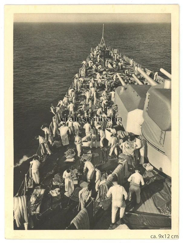 Orig Foto schwere Kreuzer Prinz Eugen Schiff ca 1940 Matrosen m Hängematten