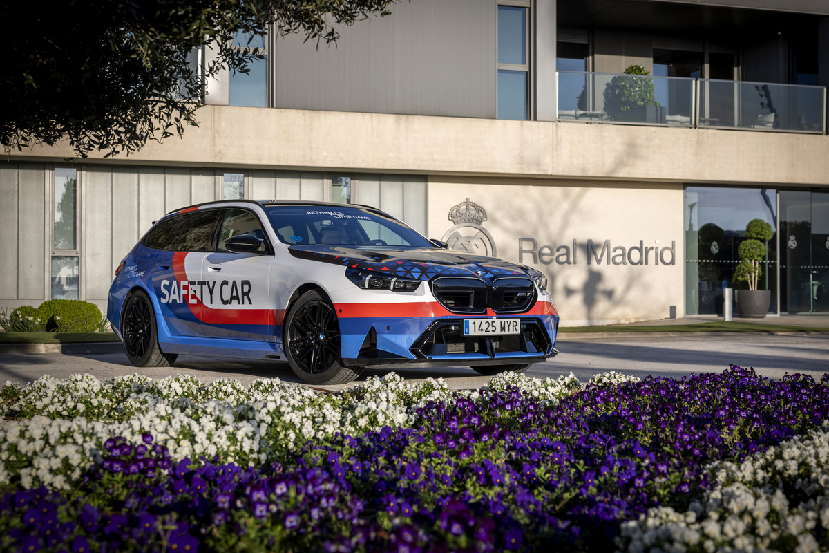 P90594519_highRes_bmw-m-5-safety-car-r