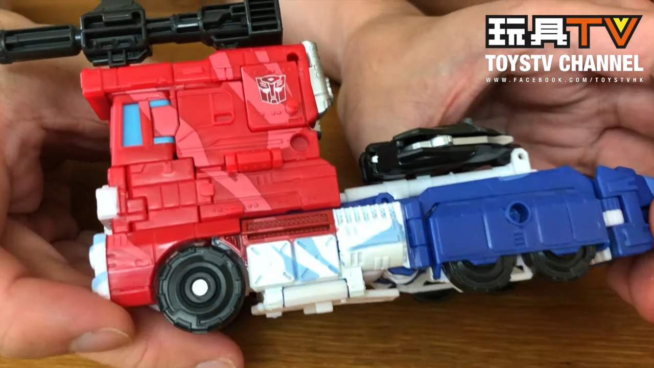 Siege-35-Anniversary-Optimus-Prime-Megatron-05