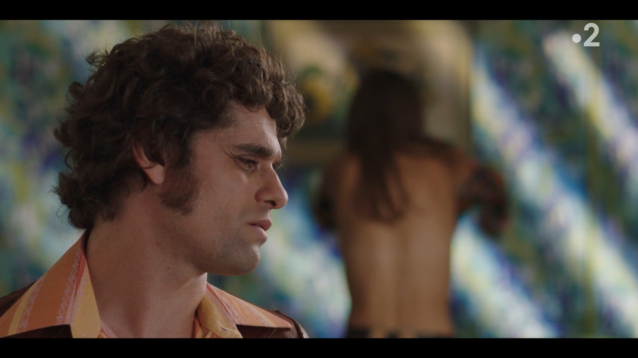 2022-05-13_21_10_Fr2_Les-petits-meurtres-d-Agatha-Christie-70-s_3x2_La-chambre-noire.mp4_snapshot_17