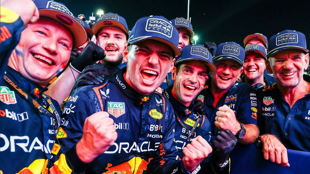 Max Verstappen gana el GP de Qatar; Checo Pérez remonta hasta el lugar 9