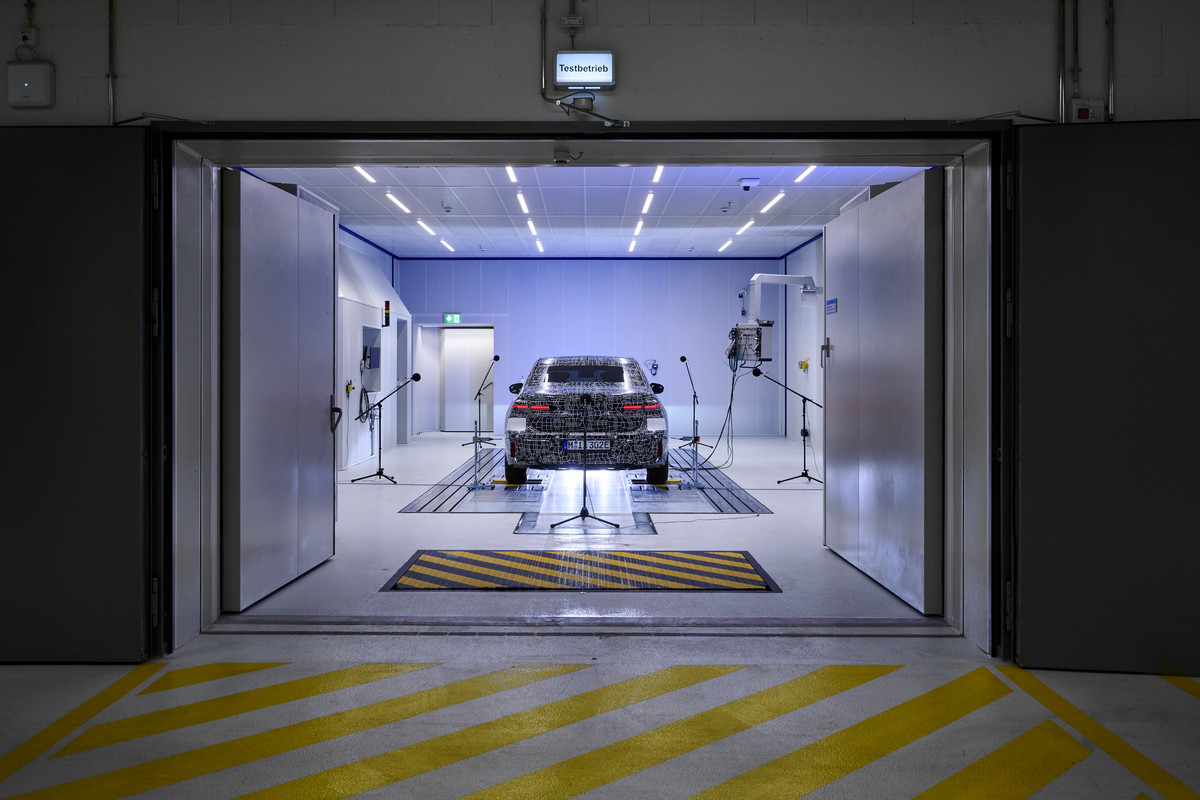 P90450148_highRes_the-first-ever-bmw-i