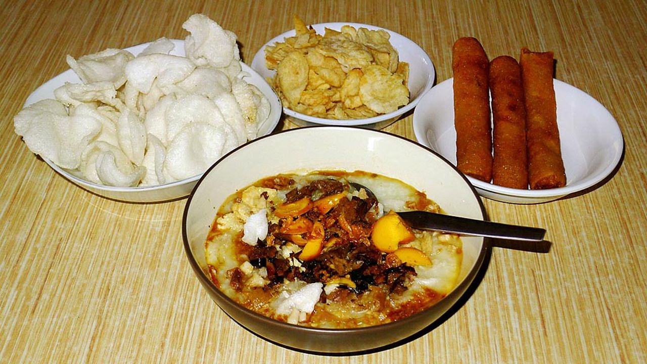 Bubur Ayam Bunut, tempat sarapan enak di Sukabumi yang legendaris.