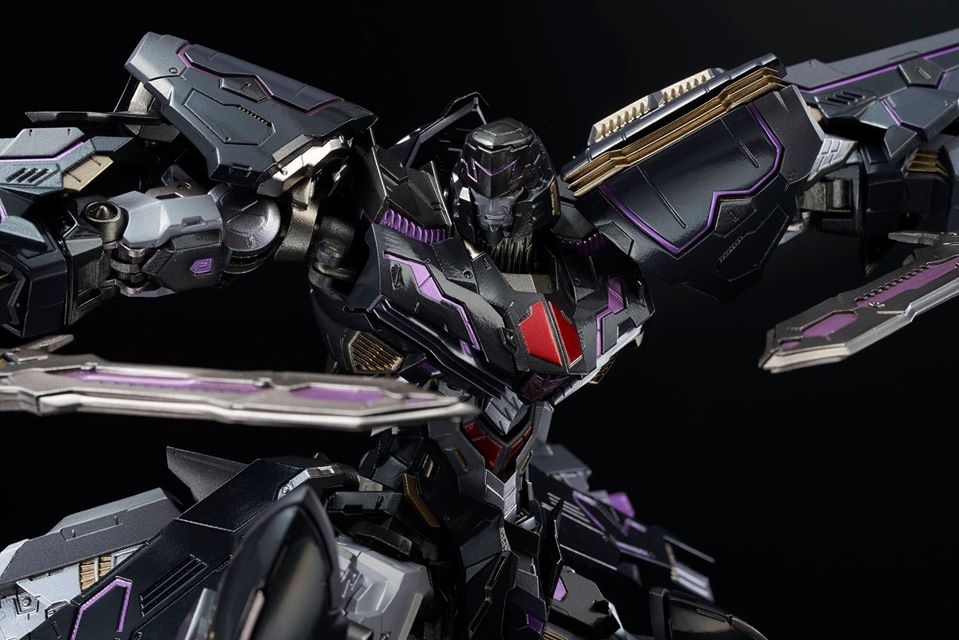 Flame-Toys-Kuro-Kara-Kuri-Megatron-14