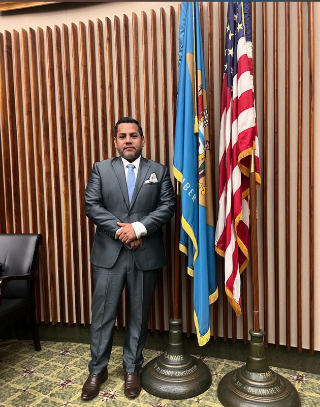 Ab. Marcos Solís (7)