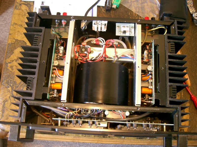 1179_yamaha_p2200_