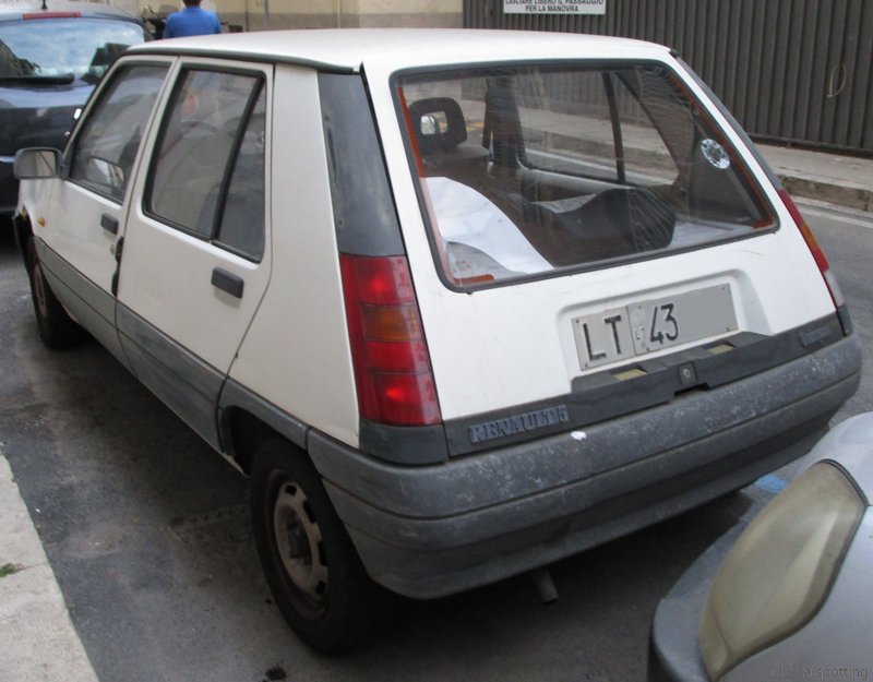 avvistamenti auto storiche - Pagina 29 IMG-1526