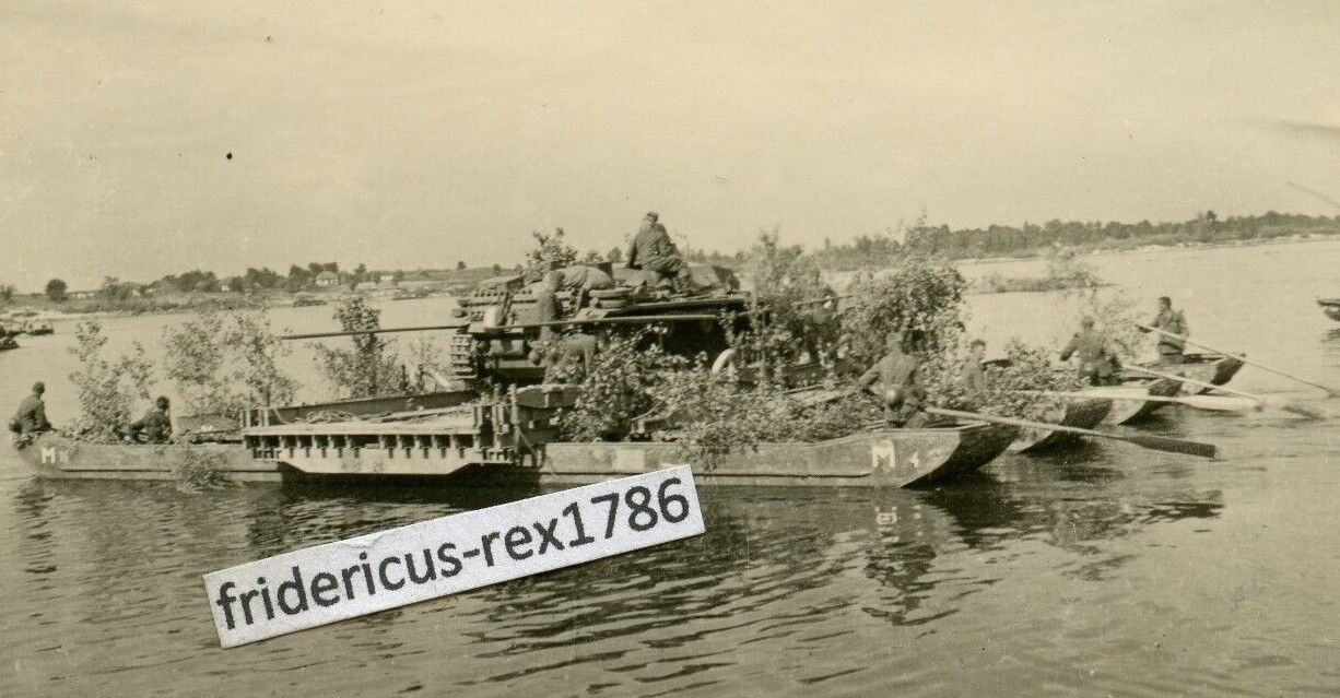 Foto WH Sturmgeschütz StuG Abt.197 Ostfront Dnjepr Übergang Fahrt zur Front